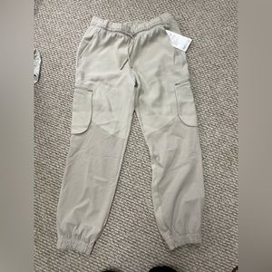 Relaxed mid-rise Cargo pant